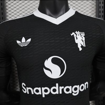 Manchester United 2024/25 Goal Keeper Kit