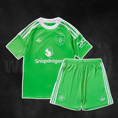 Manchester United 2025/26 Goalkeeper Kids Kit