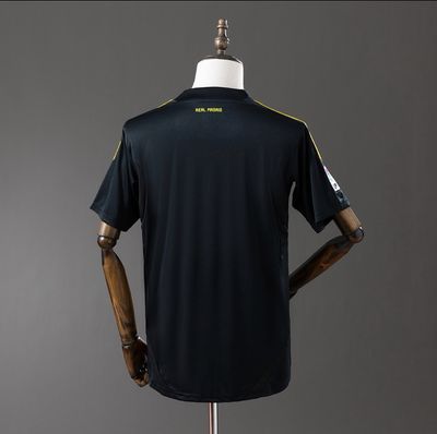 Real Madrid 2011/12 Goalkeeper Black Retro Kit