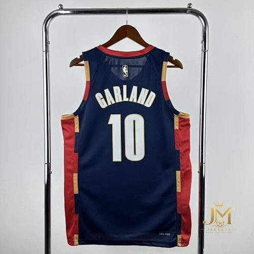 Cavaliers Retro #10 Garland