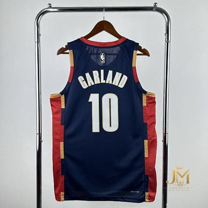 Cavaliers Retro #10 Garland