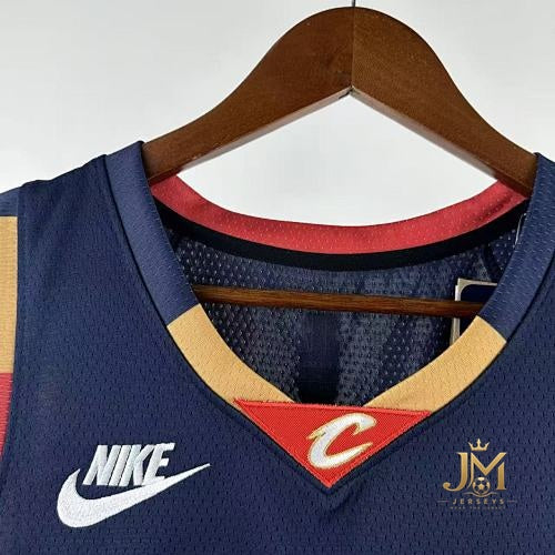 Cavaliers Retro #10 Garland